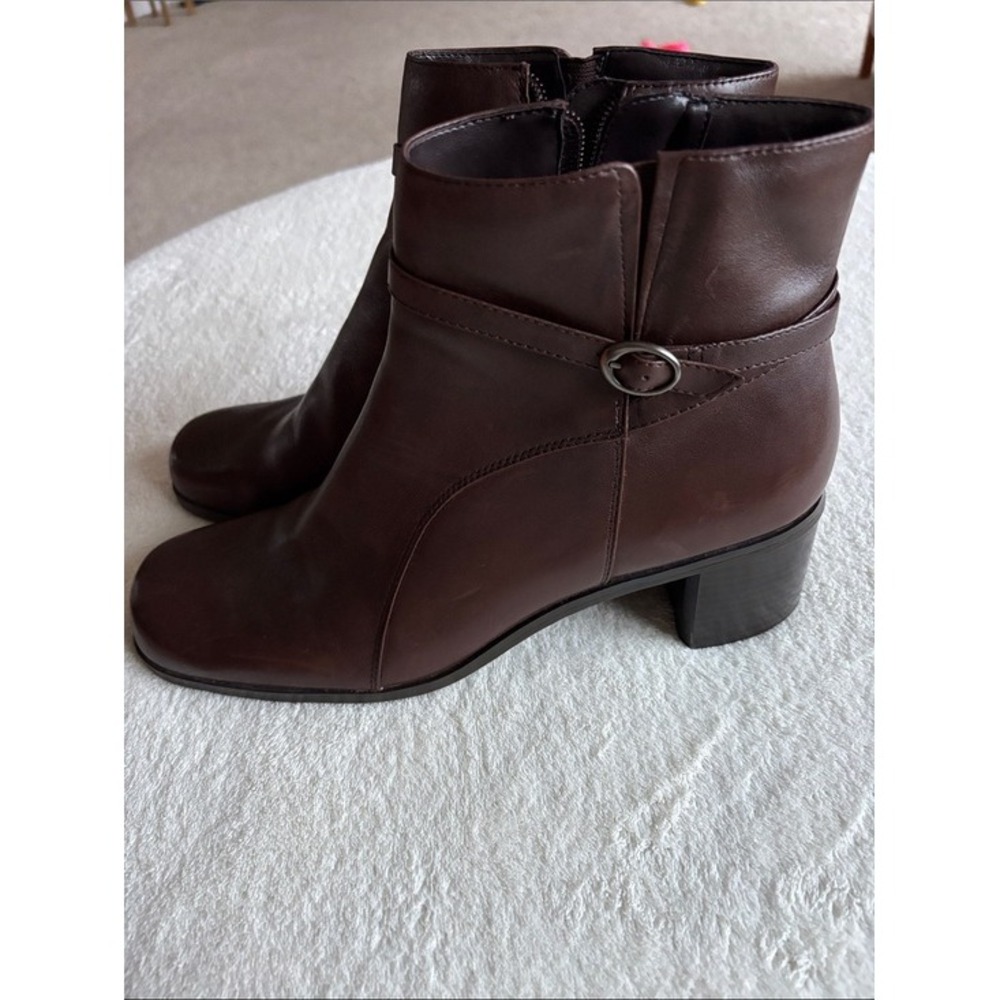 Brown Leather Croft & Barrow Heeled Ankle Boots size 10 office fall Chelsea